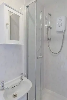 Ev (4 Bedrooms)