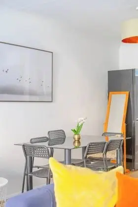 Ev (4 Bedrooms)