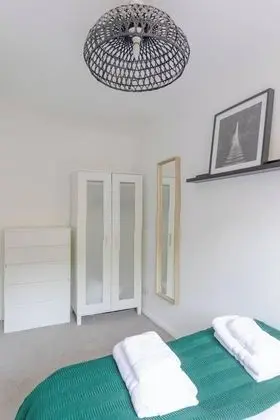 Ev (4 Bedrooms)