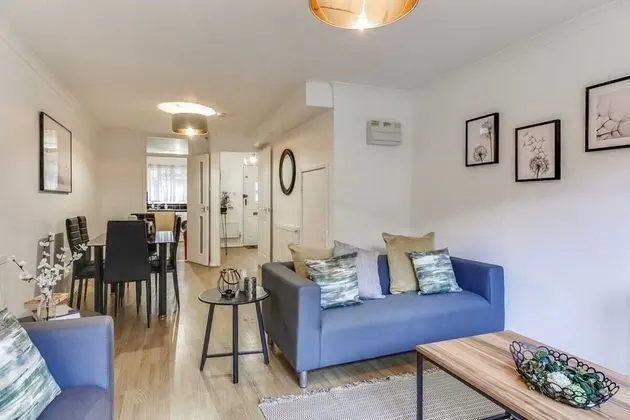 Ev (4 Bedrooms)