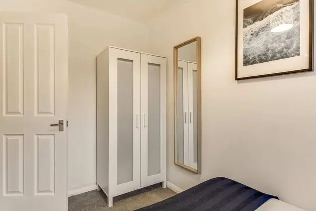 Ev (4 Bedrooms)