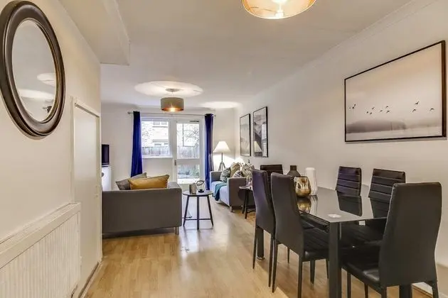 Ev (4 Bedrooms)