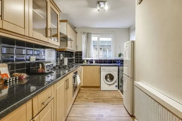 Ev (4 Bedrooms)