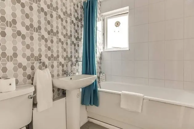 Ev (4 Bedrooms)