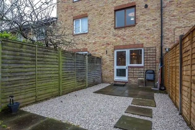 Ev (4 Bedrooms)