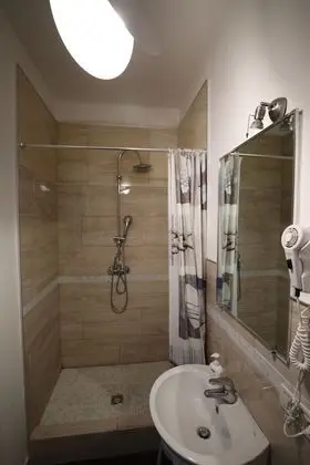 Tek Büyük Yataklı Oda, 1 Büyük (Queen) Boy Yatak, Özel Banyo