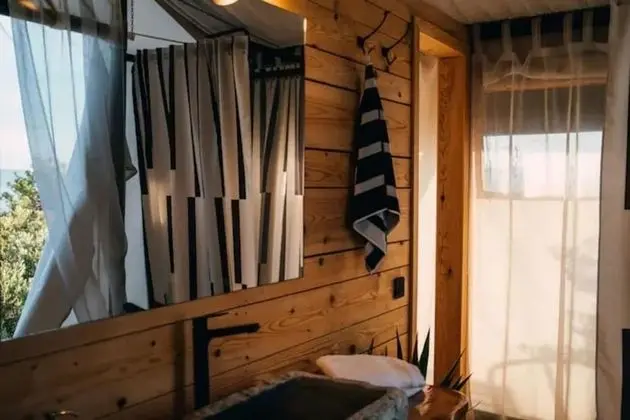 Kır Evi, 1 Büyük (Queen) Boy Yatak