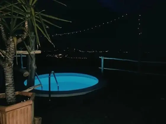 Kır Evi, 1 Büyük (Queen) Boy Yatak