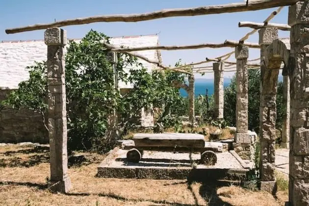 Kır Evi, 1 Büyük (Queen) Boy Yatak