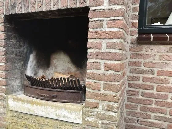 Ev