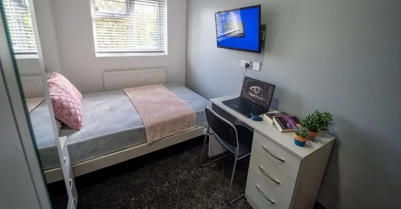 Stüdyo, 1 Büyük (Queen) Boy Yatak