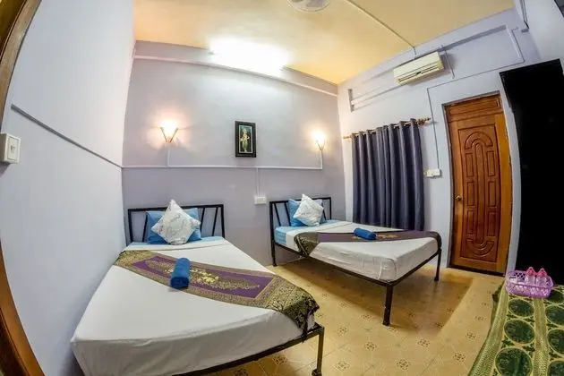 Deluxe Twin room with window