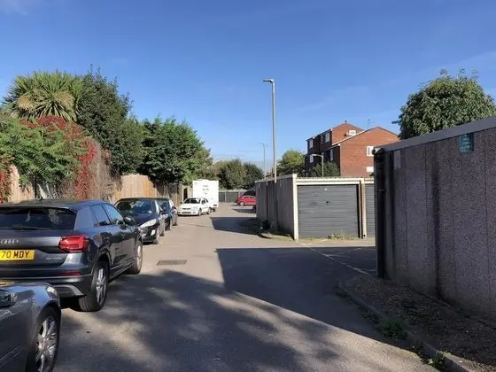 Apart Daire, 1 En Büyük (King) Boy Yatak
