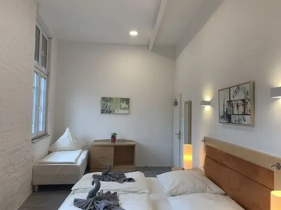 Tek Büyük veya İki Ayrı Yataklı Oda (2 - incl. Cleaning Fee 10 EUR)