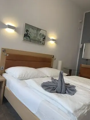 Tek Büyük veya İki Ayrı Yataklı Oda (2 - incl. Cleaning Fee 10 EUR)