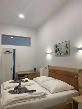 Tek Büyük veya İki Ayrı Yataklı Oda (3 - incl. Cleaning Fee 10 EUR)