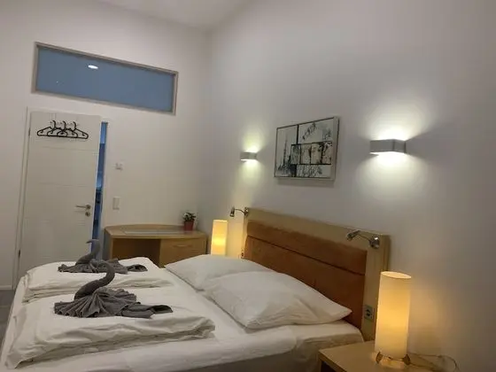 Tek Büyük veya İki Ayrı Yataklı Oda (4 - incl. Cleaning Fee 10 EUR)