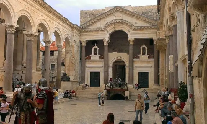 Apart Daire, 2 Tek Kişilik Yatak