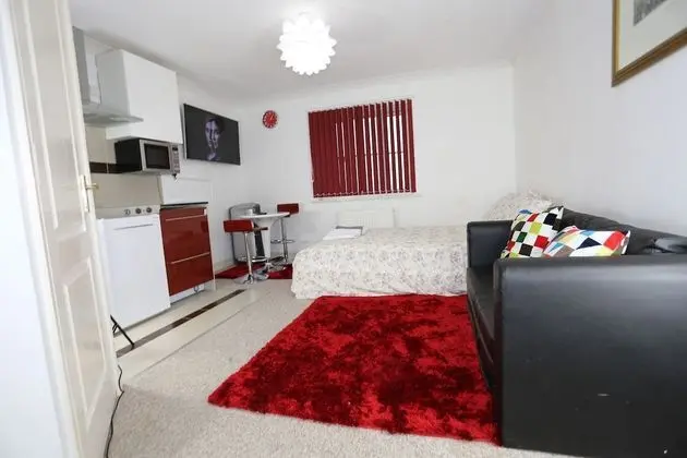 Mid Studio Apartment