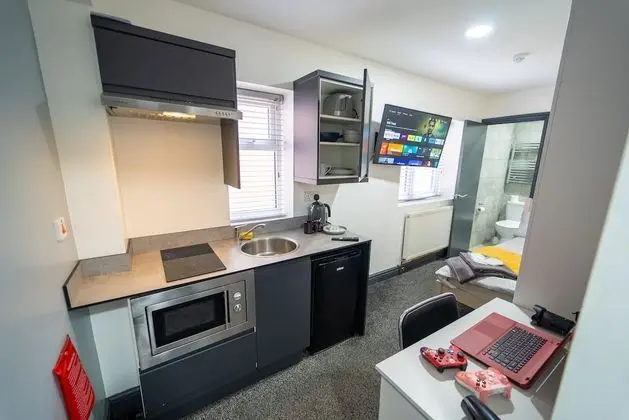 Stüdyo, 1 Büyük (Queen) Boy Yatak