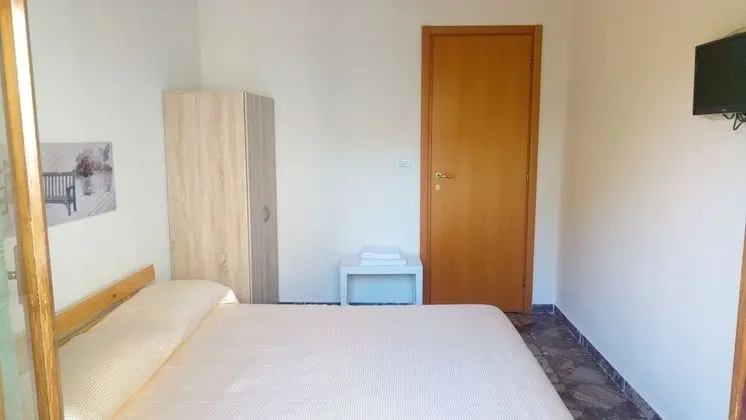Tek Büyük Yataklı Oda, Ortak Banyo