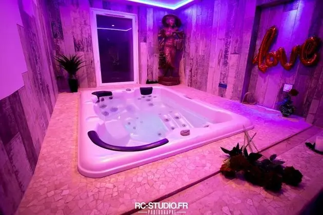 Romantic Çatı Katı (Loft), Sıcak Su Havuzu (Sauna ,toit terrasse )