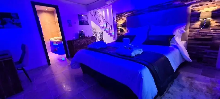 Romantic Çatı Katı (Loft), Sıcak Su Havuzu (Sauna ,toit terrasse )