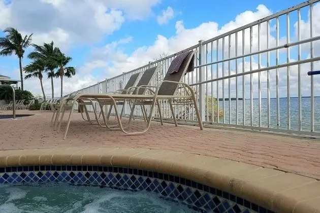 Daire (Lovers Key Resort 504)