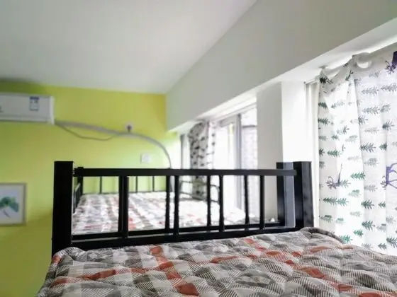 Ortak Ranzalı Oda, Sadece kadınlar için, Sigara İçilmez, Ortak Banyo