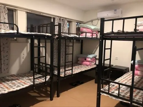 Ortak Ranzalı Oda, Sadece kadınlar için, Sigara İçilmez, Ortak Banyo