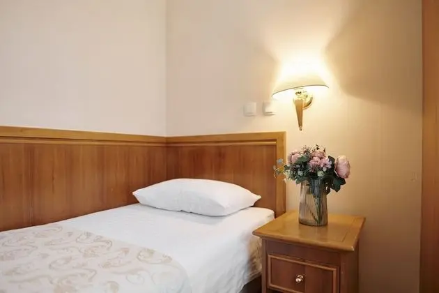 Single Room with Street View