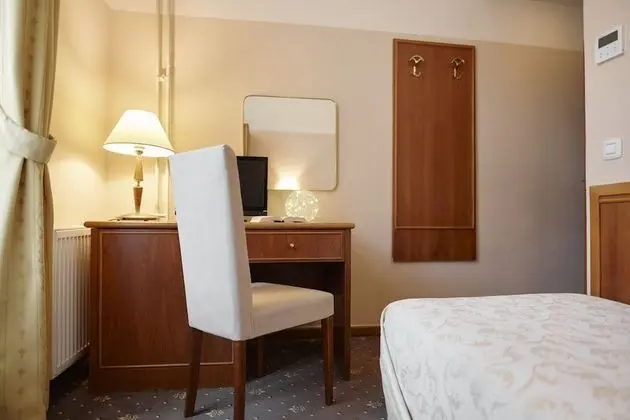 Single Room with Street View