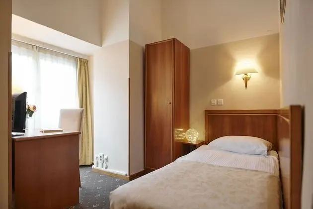 Single Room with Street View