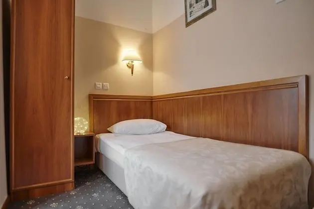 Single Room with Street View