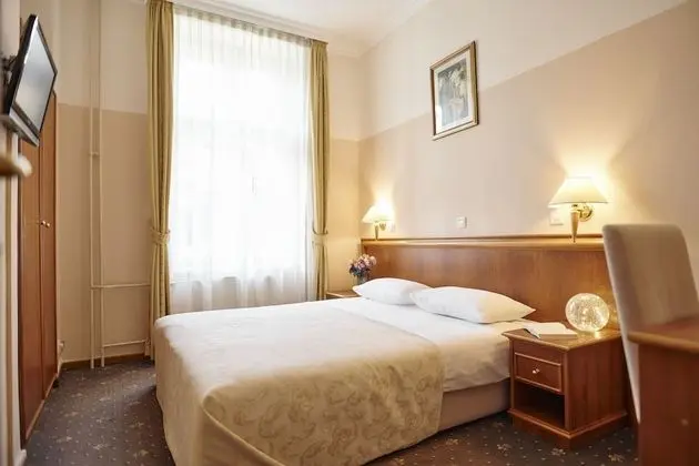 Standard Double or Twin Room with Street View