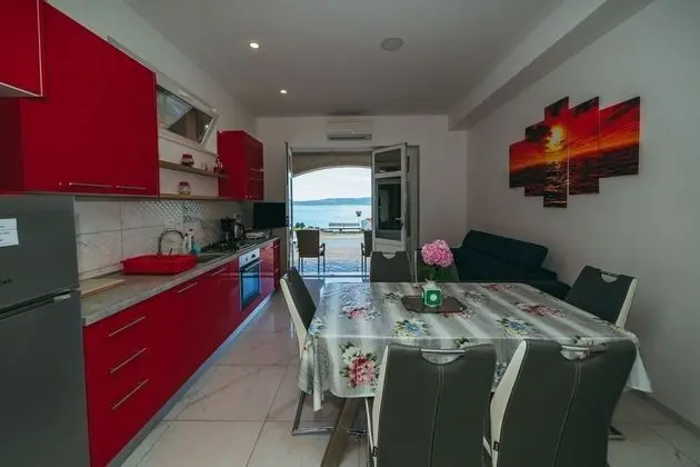 Apart Daire (Lovre - close to the sea - A2(4+1) pr)