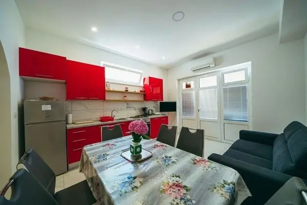 Apart Daire (Lovre - close to the sea - A2(4+1) pr)
