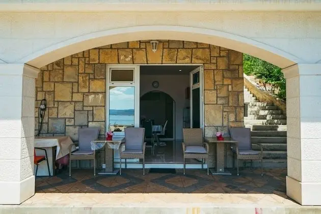 Apart Daire (Lovre - close to the sea - A2(4+1) pr)