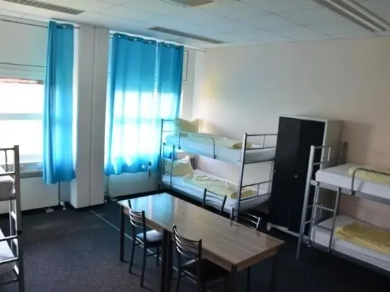 Oda, Ortak Banyo (6 Bett Zimmer)