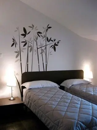 Tek Büyük veya İki Ayrı Yataklı Oda, Ortak Banyo