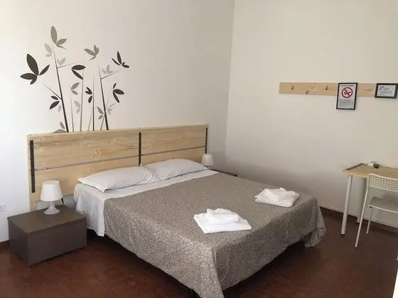 Tek Büyük veya İki Ayrı Yataklı Oda, Ortak Banyo