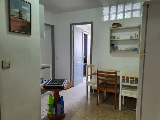 İki Ayrı Yataklı Oda, Ortak Banyo