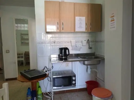 İki Ayrı Yataklı Oda, Ortak Banyo