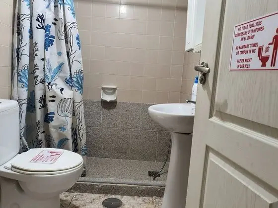 İki Ayrı Yataklı Oda, Ortak Banyo