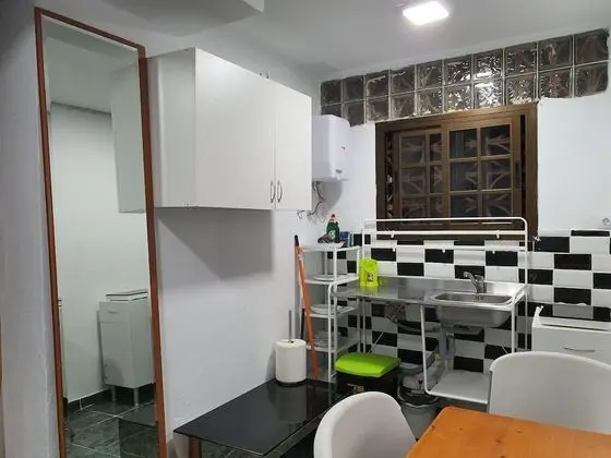 İki Ayrı Yataklı Oda, Ortak Banyo