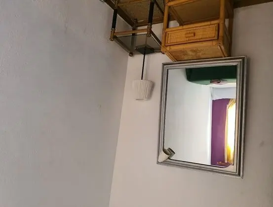 İki Ayrı Yataklı Oda, Ortak Banyo