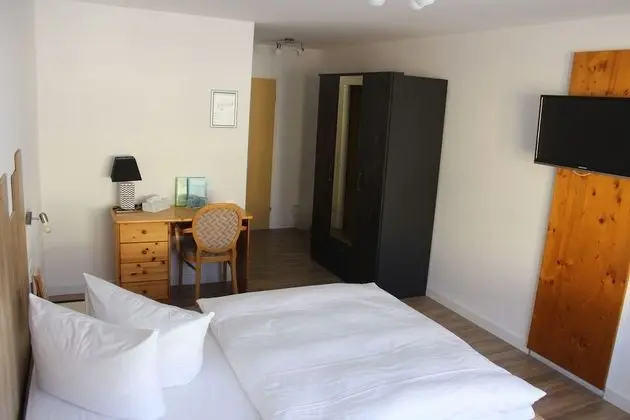 Classic Tek Büyük Yataklı Oda