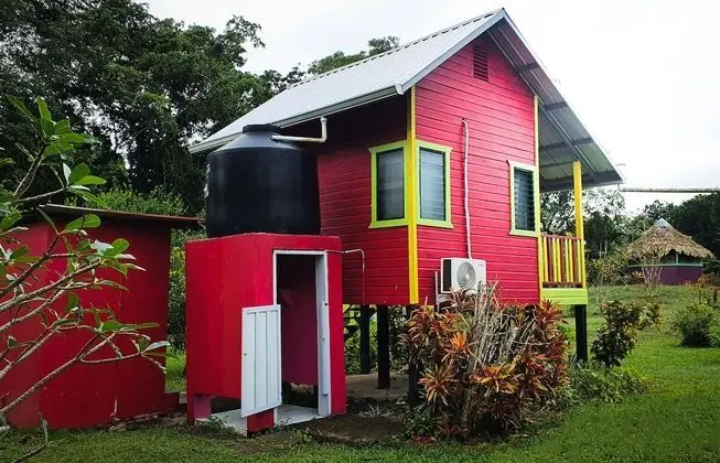 Jungle Cabin outside bathroom