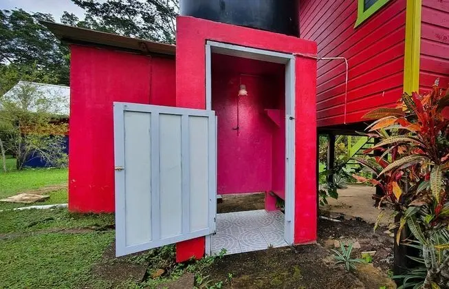 Jungle Cabin outside bathroom