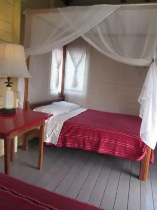 Jungle Cabin outside bathroom